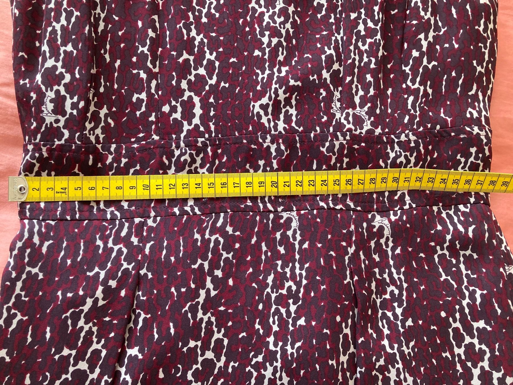 Burberry Vestiti: Burberry Seidenkleid – Usato da Bern venduto da umase39 5