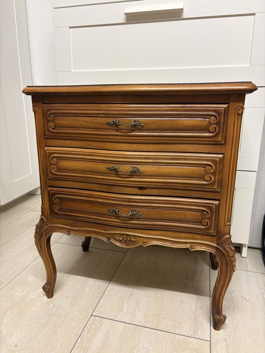 Commodes: kleine Kommode – D'occasion à Rümlang par euqinom16