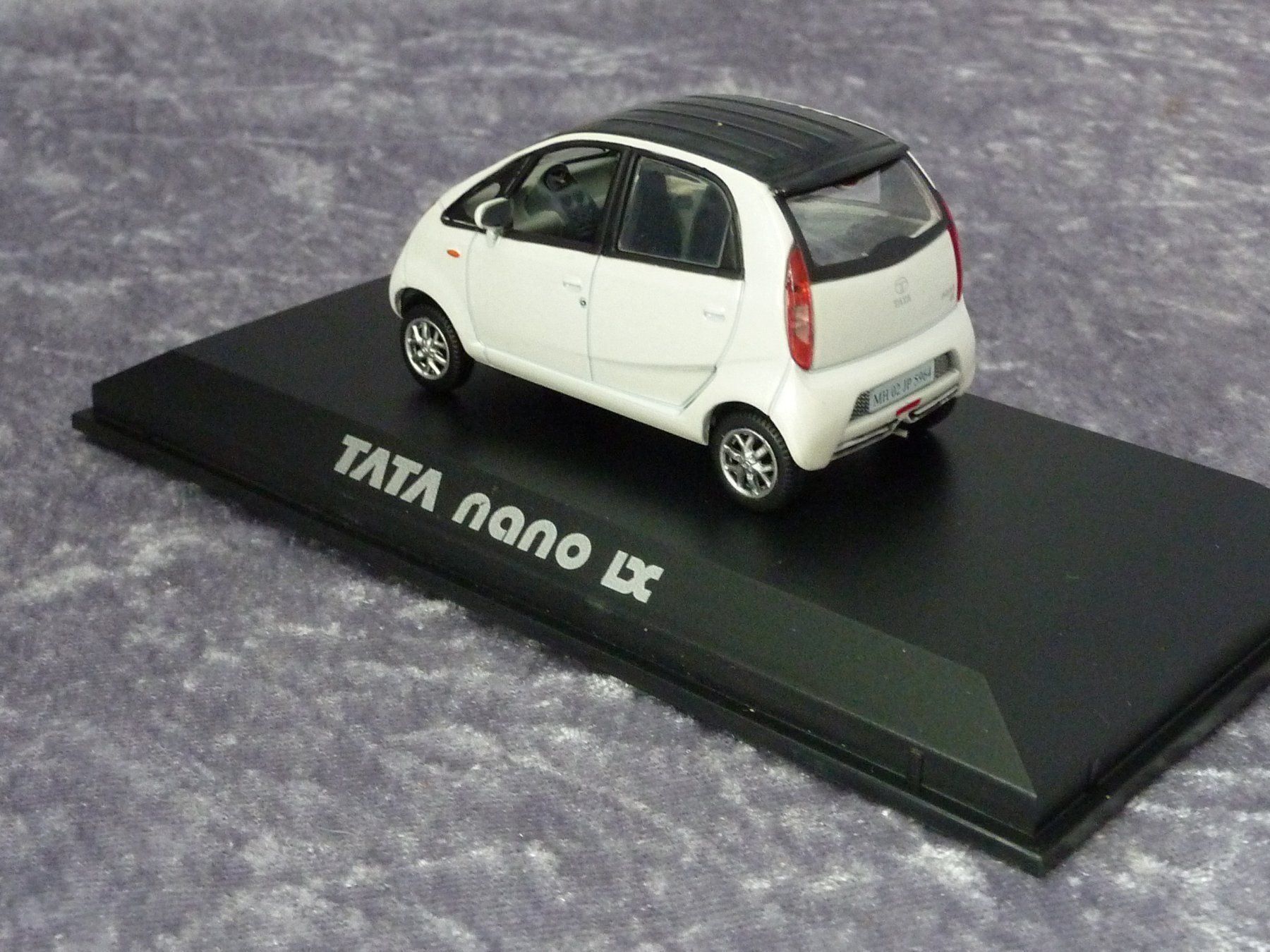 Norev Modellautos: Tata Nano 1:43 – Neu und originalverpackt aus Dürrenäsch von modellautos4you 2