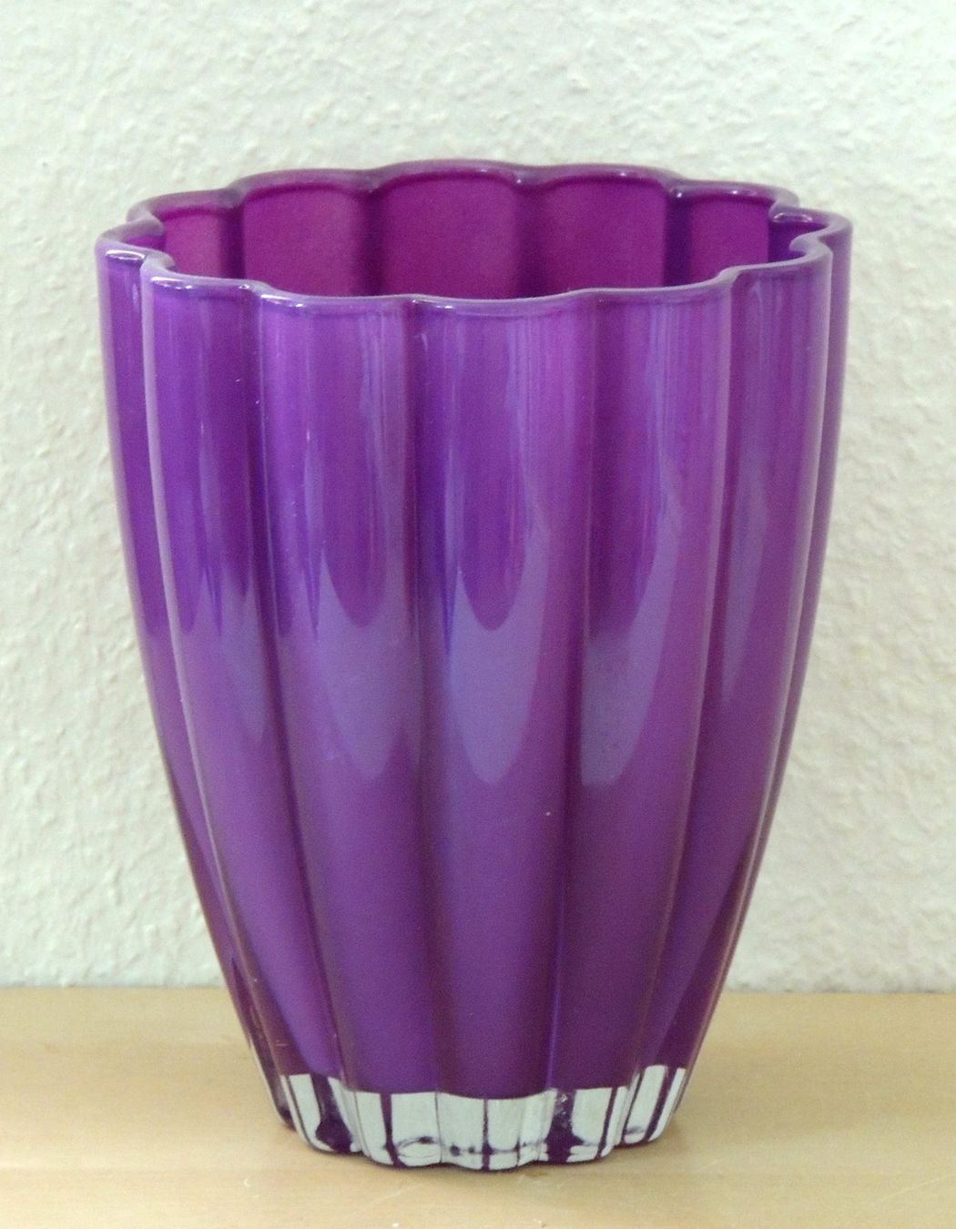 Vasi & Recipienti: Vase cannelé en verre violet – Usato da La Chaux-de-Fonds venduto da ben2300 3