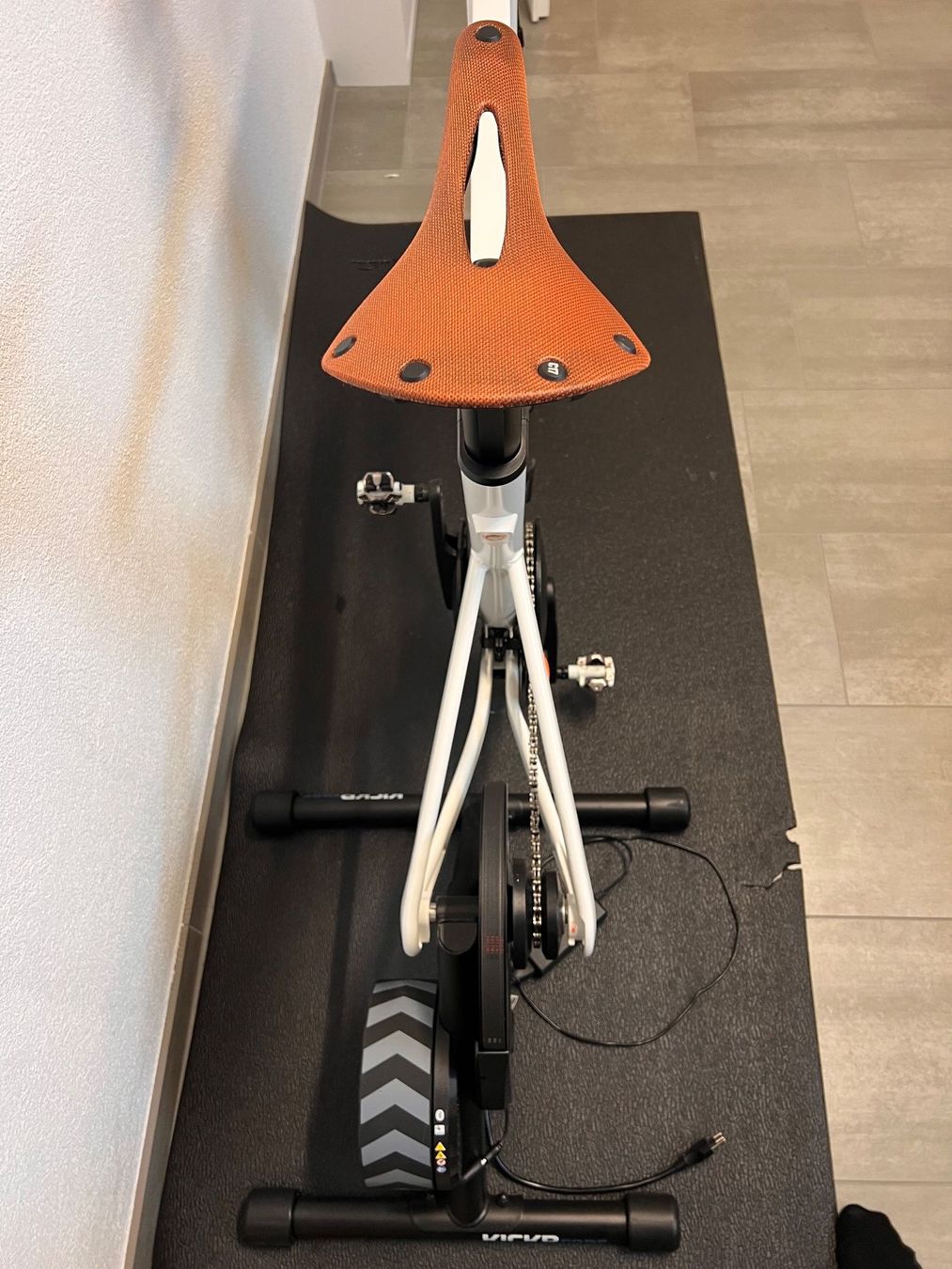 Zwift Hometrainer: Zwift Ride mit KICKR CORE 2 – Usato da Schaffhausen venduto da Nanaimo 3