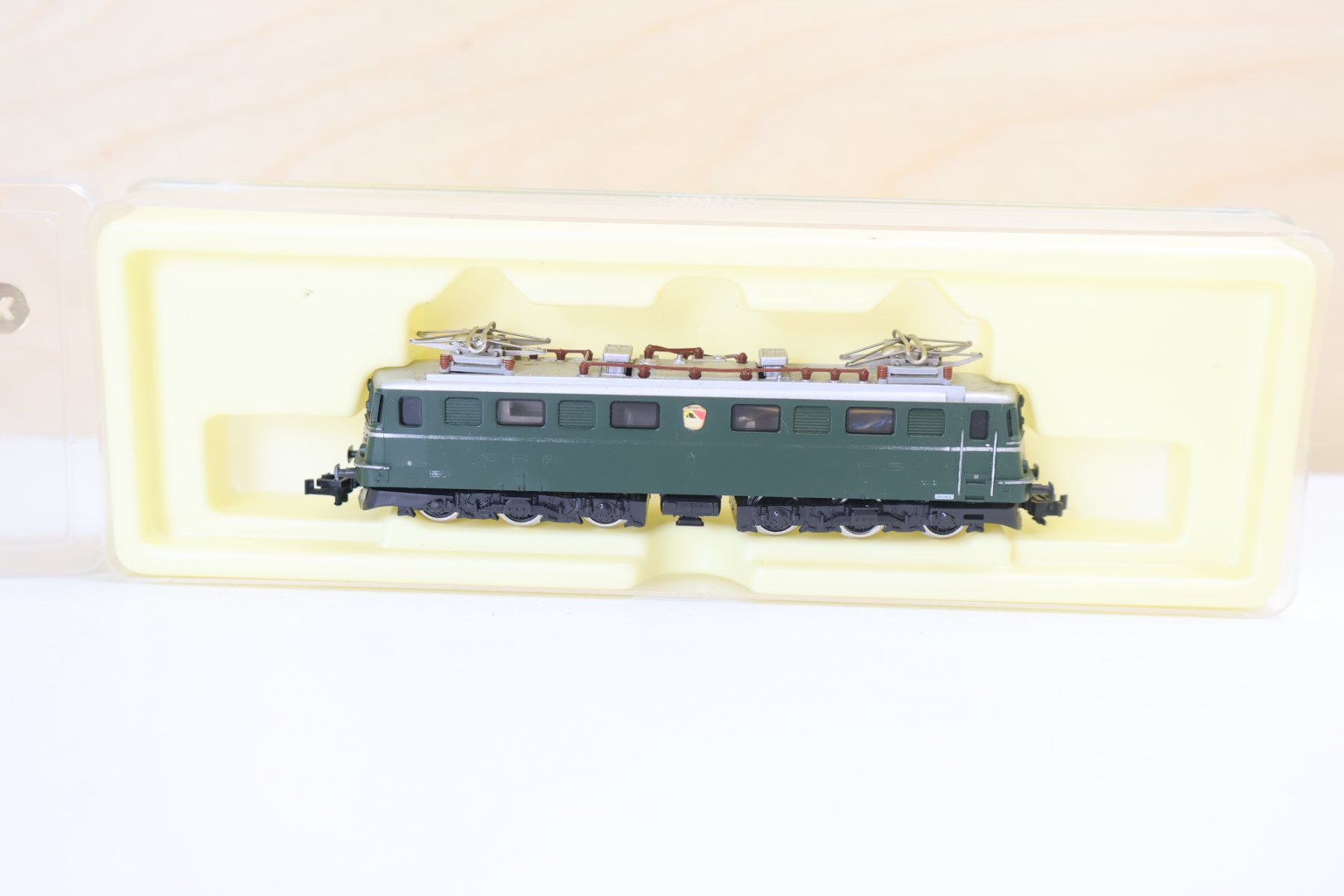 Trix Modelleisenbahnen: Minitrix SBB Ae 6/6 E-Lok Digital - Grün – Gebraucht aus Winterthur von Monstera 4