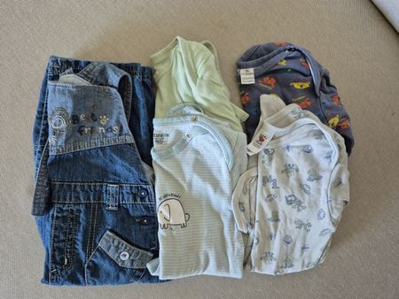 Baby Kleider Set, Grösse 86, 4x Bodies, Jeanslatzhose