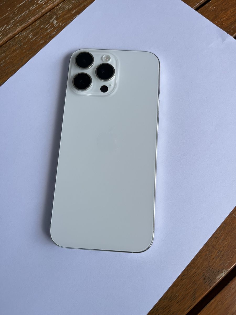 Apple Telefoni cellulari / Smartphones: iPhone 16 Pro Max – Nuovo (secondo la descrizione) da Cheseaux-sur-Lausanne venduto da emcy78 4