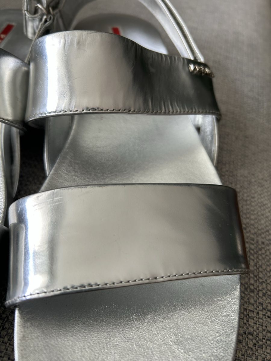 Prada Scarpe da uomo: Prada Sandalen Gr. 41 Silber – Usato da Arlesheim venduto da Mega.Mindy 2