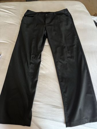 Elegante Hose schwarz Grösse 38/32