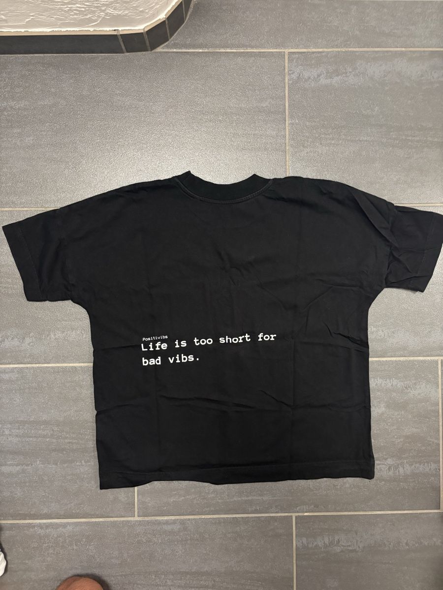 T-Shirts: Oversized T-Shirt S – Gebraucht aus Rümlang von svent 3