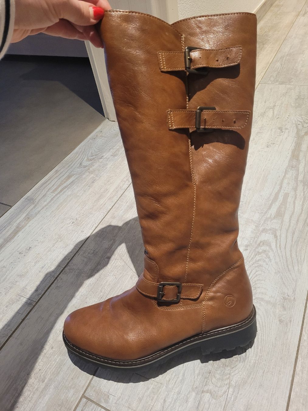 Scarpe da donna: stivali REMONTE n. 40 – Usato da Giubiasco venduto da A.B00 1