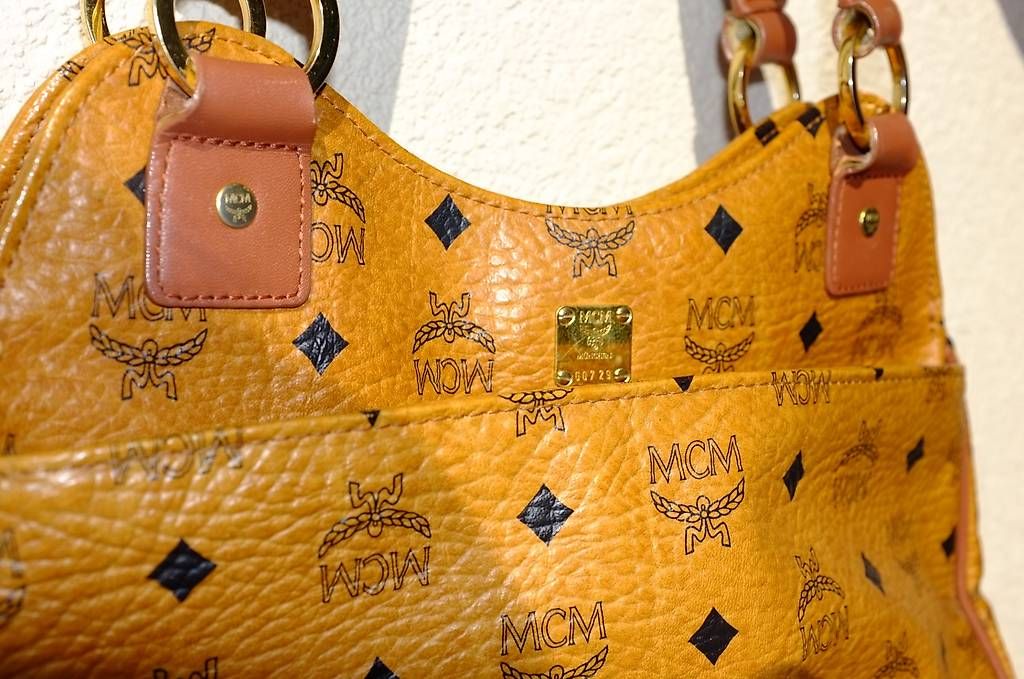 Taschen für Damen: MCM Handtasche mit Echtheitszertifikat – Gebraucht aus Vésenaz von Enya001 1