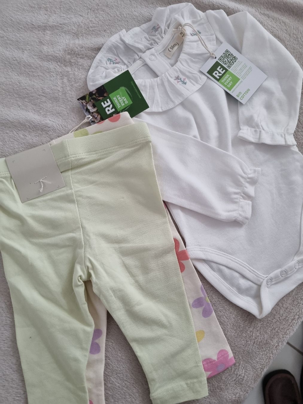 Manor Lotti & Set di vestiti: Babykleider-Set Gr. 68/6-9M – Nuovo e nell'imballaggio originale da Gunzgen venduto da Celine22 1