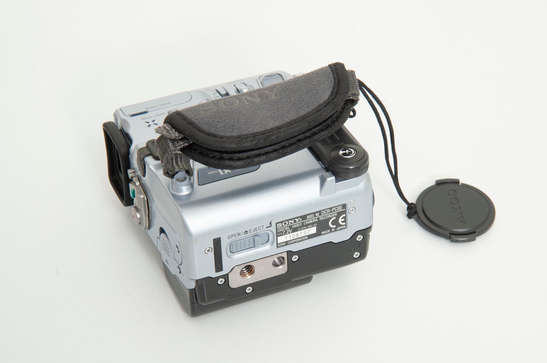 Sony Camcorder: Sony Handycam DCR-PC8E MiniDV – Gebraucht aus Lausanne von Phlox02 6