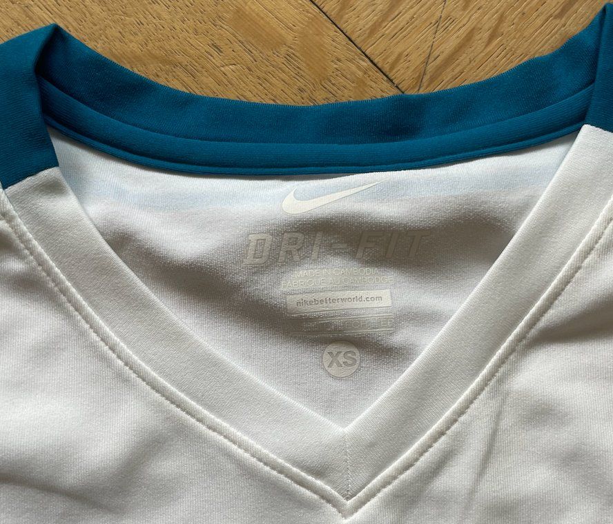 Nike T-shirt: Nike RF T-Shirt – Nuovo (secondo la descrizione) da Zürich venduto da rob_z62d 2