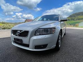 Ich verkaufe einen Volvo V50 in gutem Zustand & ab MFK