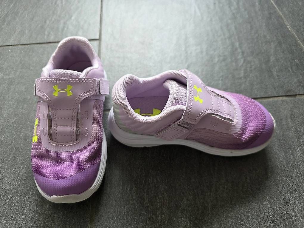 Scarpe per ragazze: Turnschuhe Gr. 25 – Usato da Pfaffhausen venduto da Mnb84
