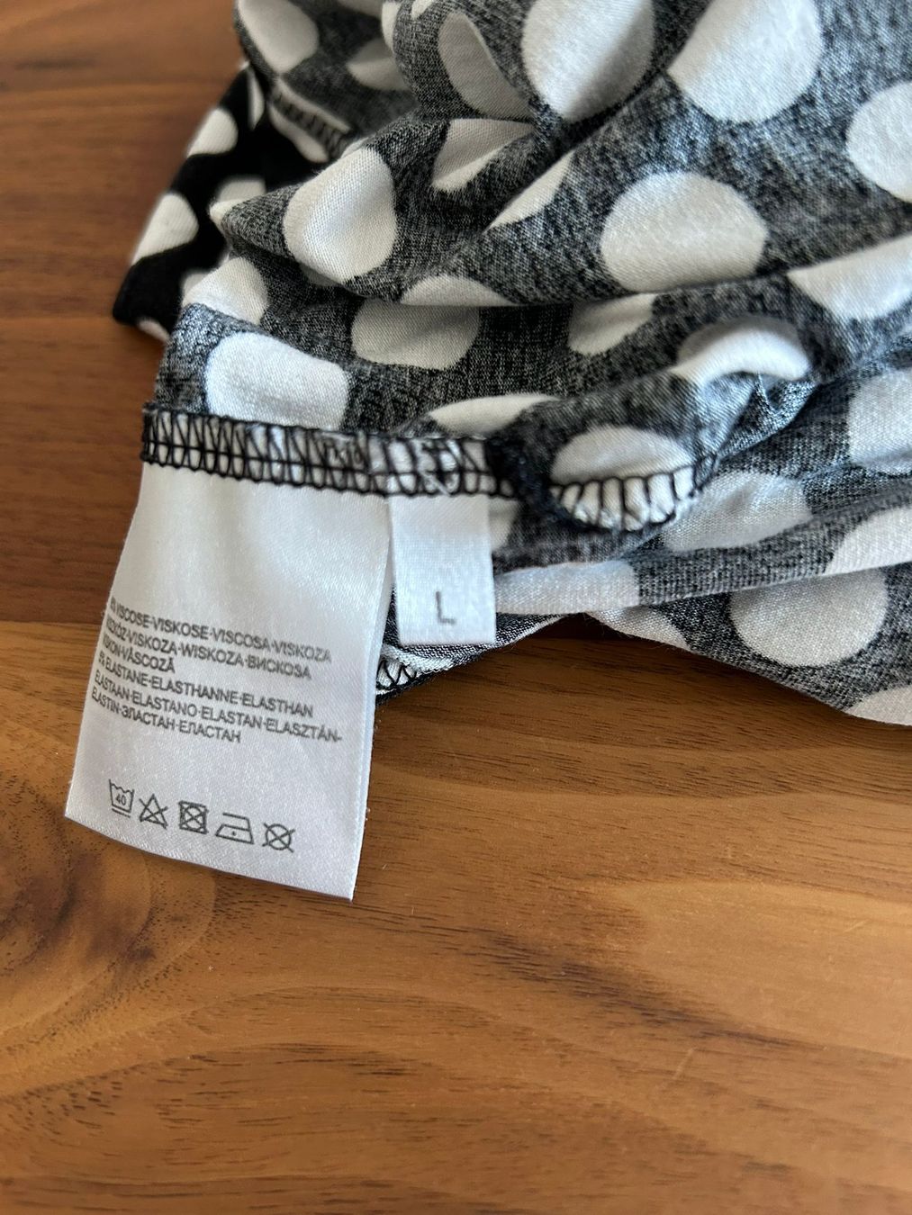 T-shirt: Gepunktetes Langes Shirt Gr. L – Usato da Dietikon venduto da iksan 2