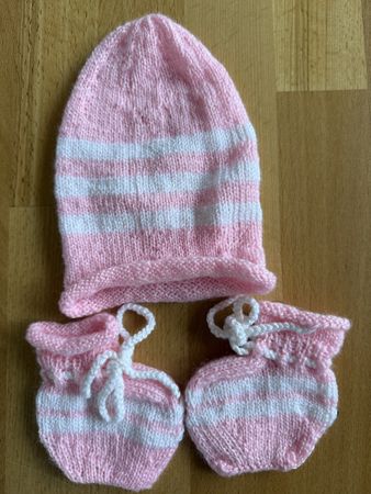 Handgestrickte Mütze mit Finkli