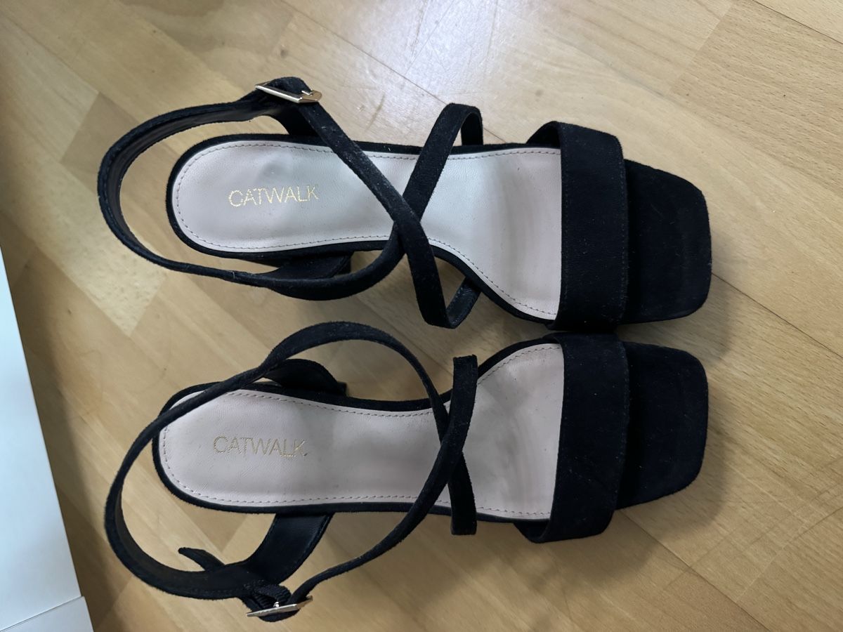 Scarpe da donna: Catwalk Schuhe Schwarz Gr. 38 – Usato da Marbach SG venduto da Noelia.La 2