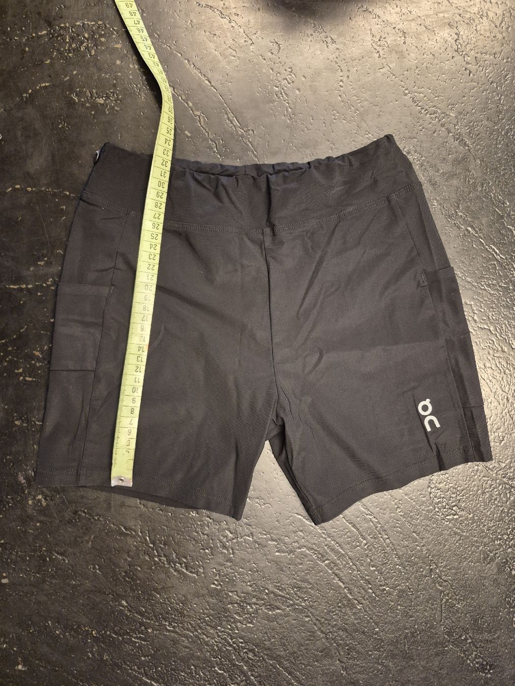 Pantaloni: ON Runningshorts – Usato da Scuol venduto da Niculaus 1