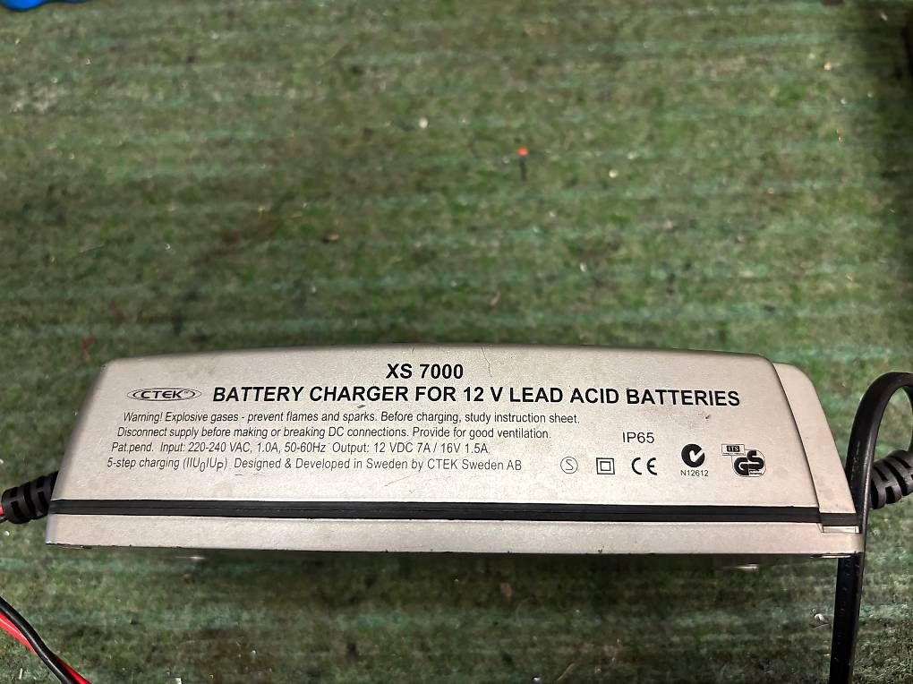 Caricabatterie: Golf Trolley Ladegerät 12V PB – Usato da Schaffhausen venduto da pbrunos1 2