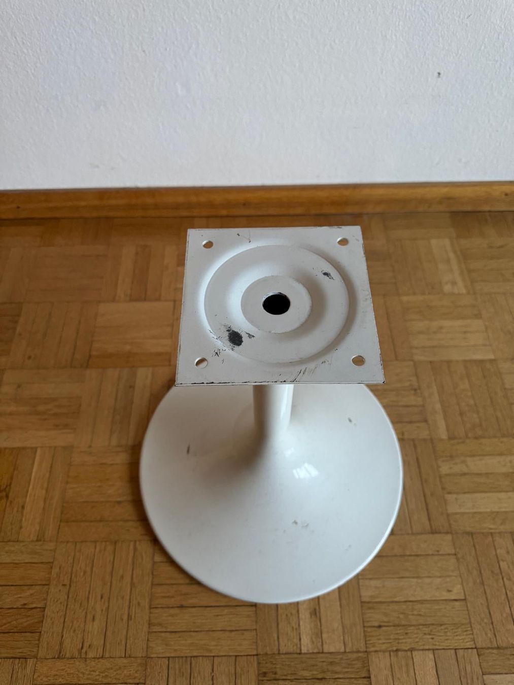 Sgabelli: Hocker tulip – Usato da Zürich venduto da omni64 4