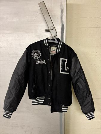 Lonsdale Bomberjacke schwarz Regular Fit Grösse S/M