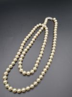 Perlenkette creme mit Verschluss Metall guter Zustand