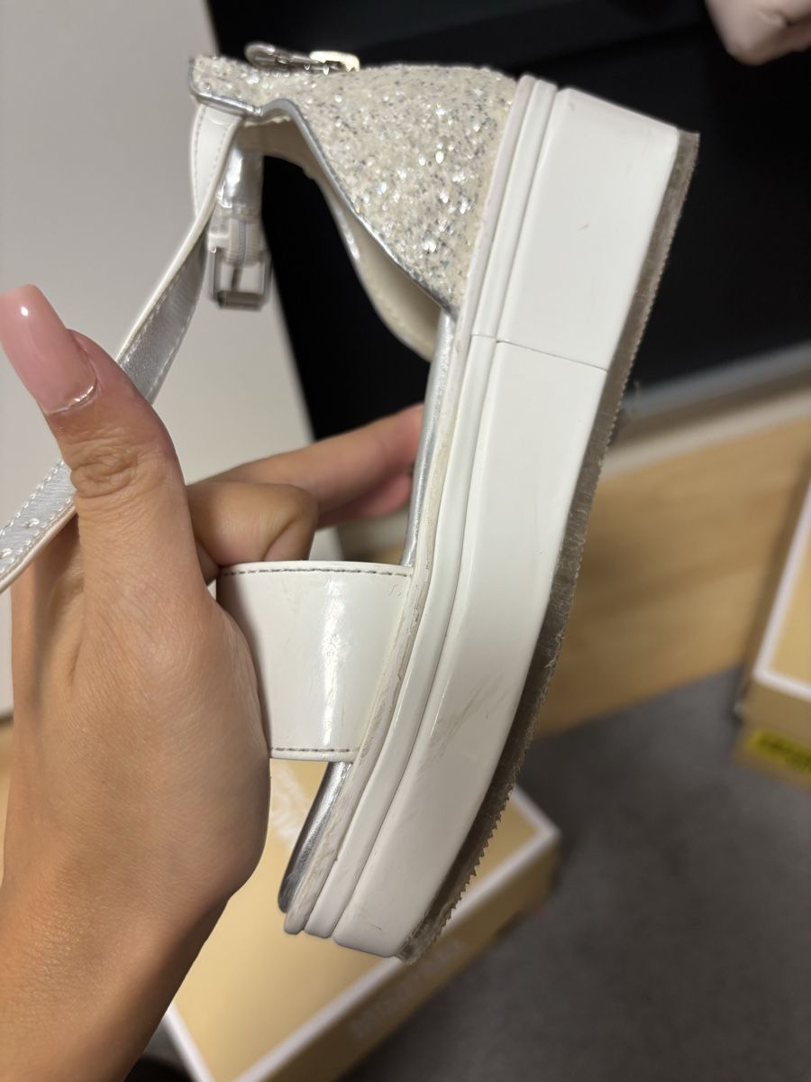 Michael Kors Scarpe per ragazzi: Kinder Sandale MK gr. 28 – Usato da Spreitenbach venduto da Armadio_Draghetti 6