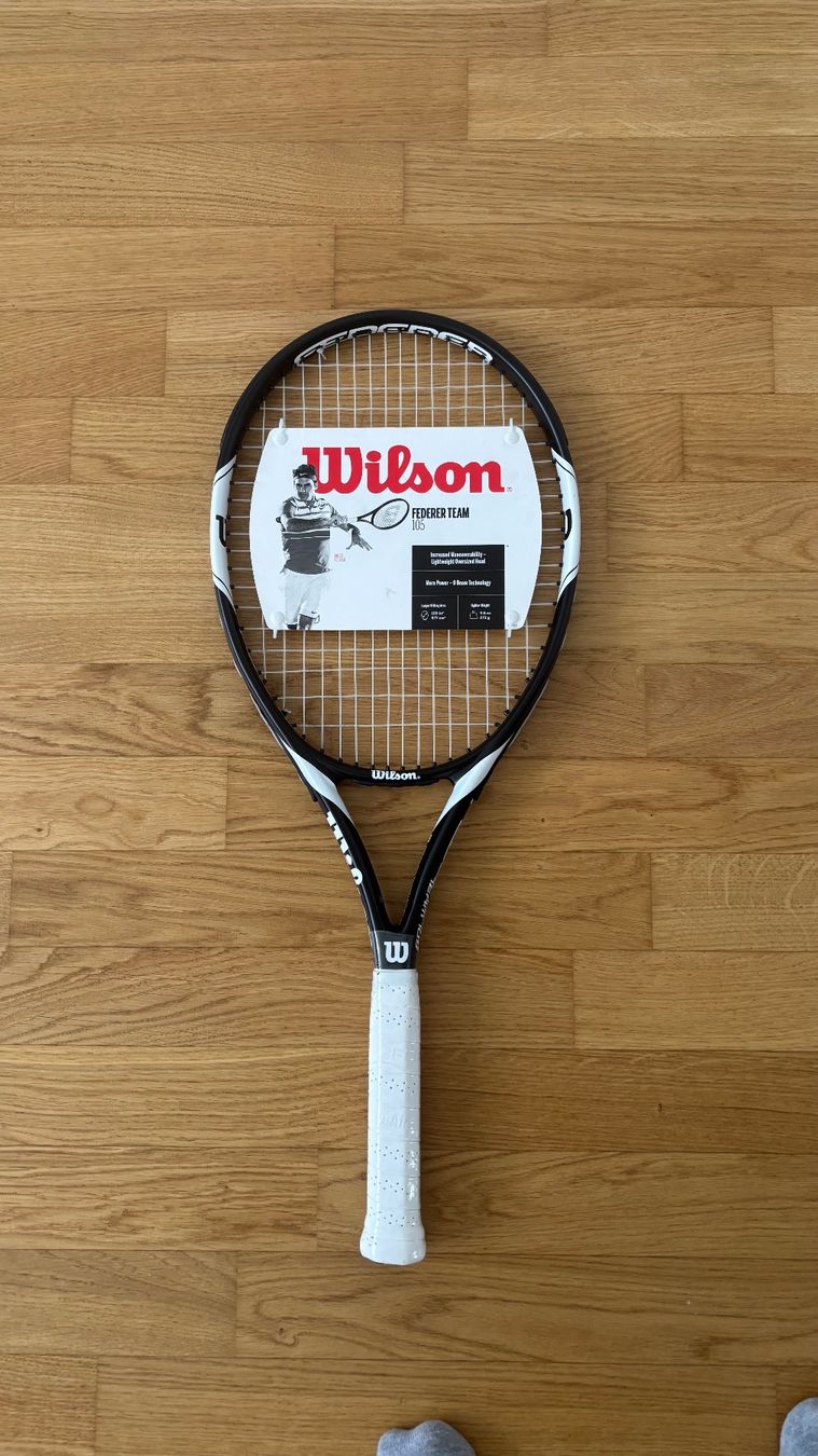 Wilson Racchette: Wilson Tennis Racket – Nuovo e nell'imballaggio originale da Cham venduto da Merdek123