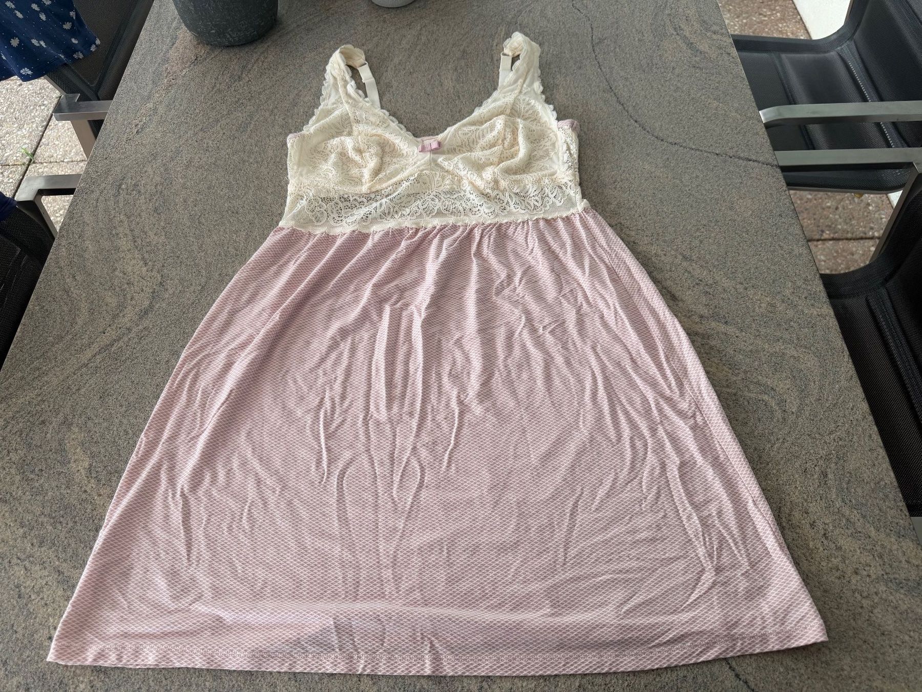 Triumph Negligees & Pigiami: Triumph Nachthemd mit Spitze – Usato da Geroldswil venduto da Jeremy11