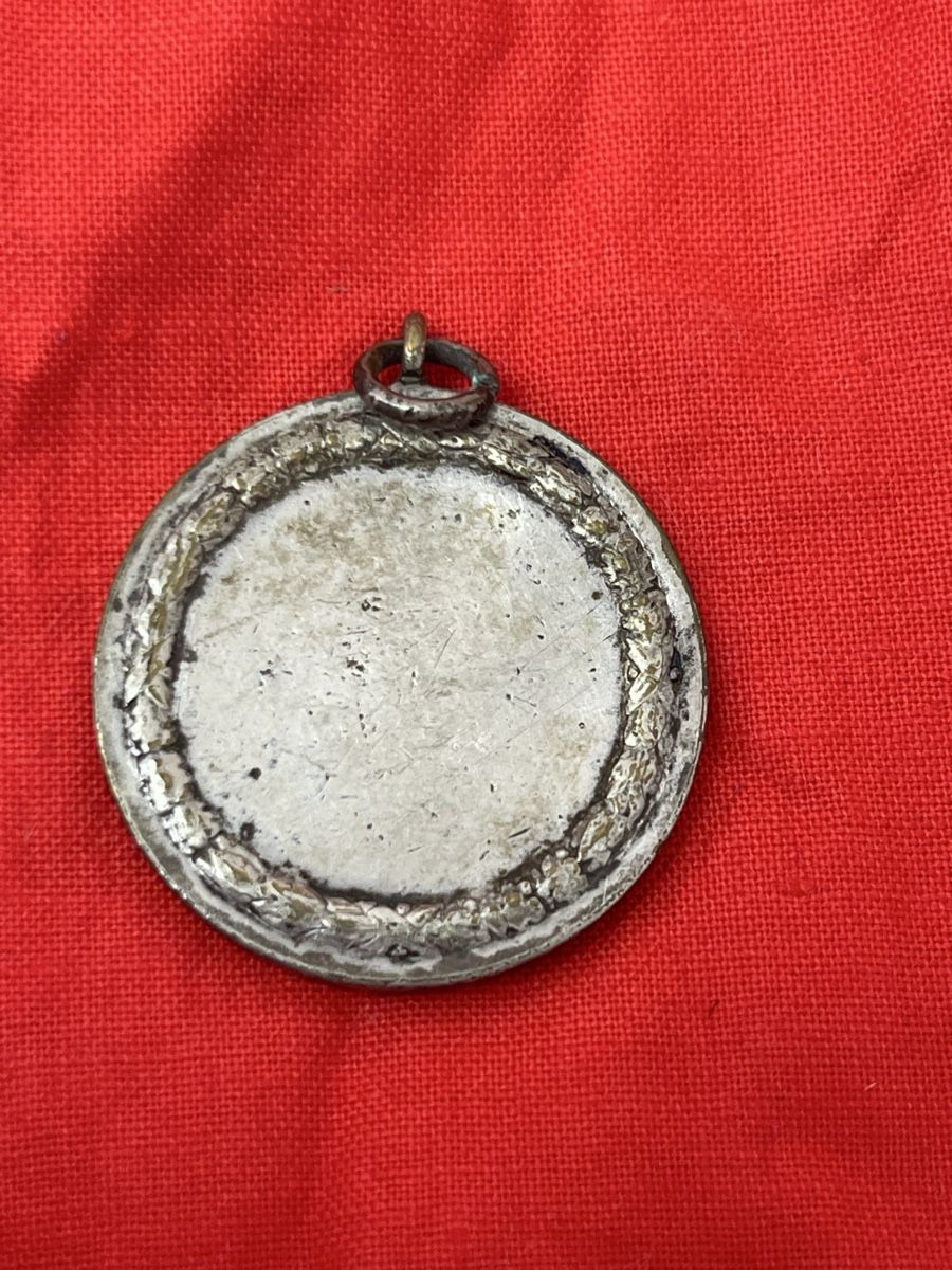 Medaillen: Round Pendant with Figure, approx. 2.5 cm diameter, used con – Gebraucht aus Schlieren von Norauro 4