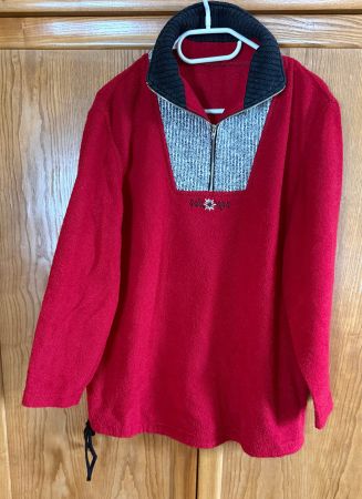 Fleece-Pulli rot mit Reissverschluss und Edelweiss