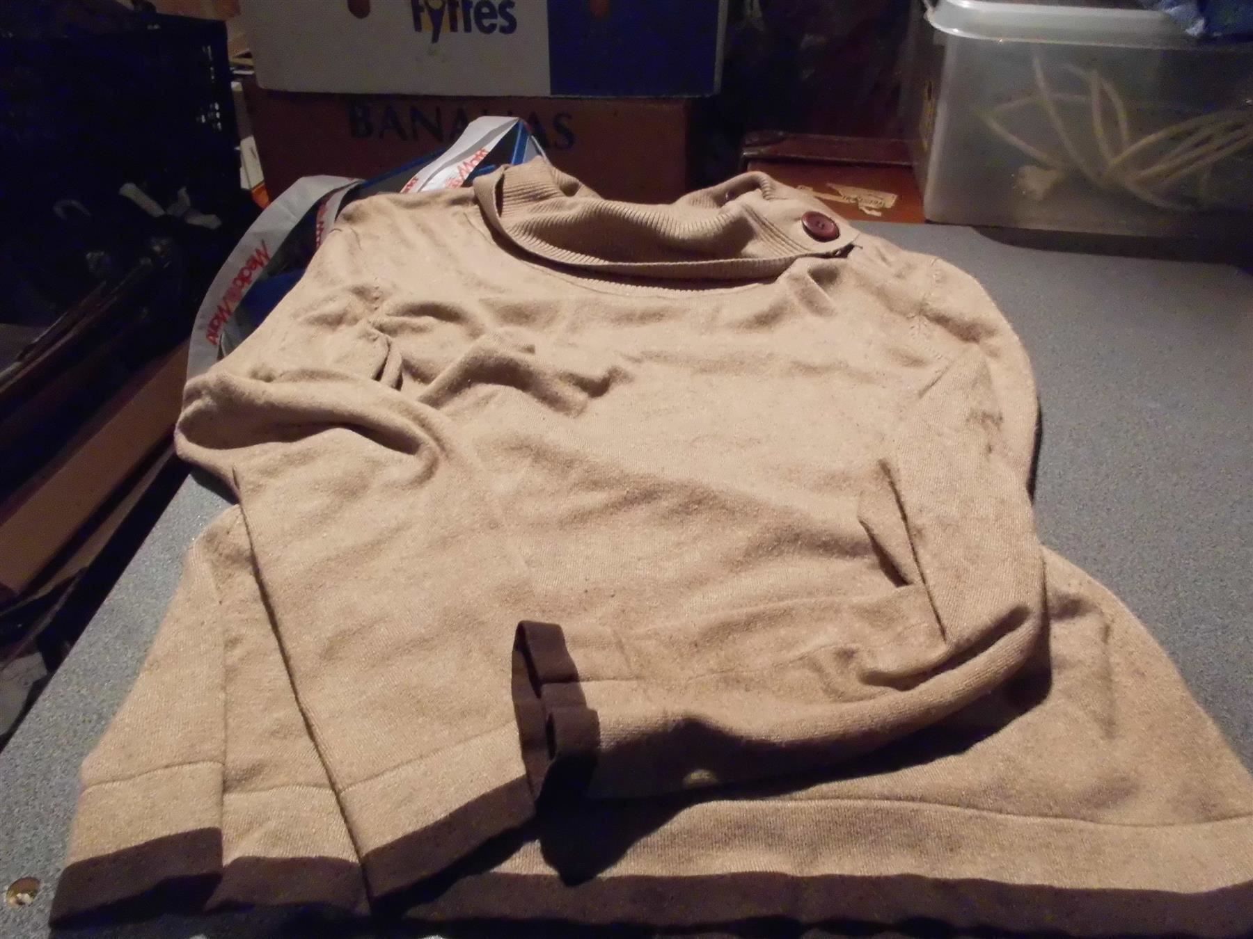 Pullover & Sweatshirts: Rollkragenpullover Grösse M, Ambee, hell – Gebraucht aus Zürich von abraxas1291