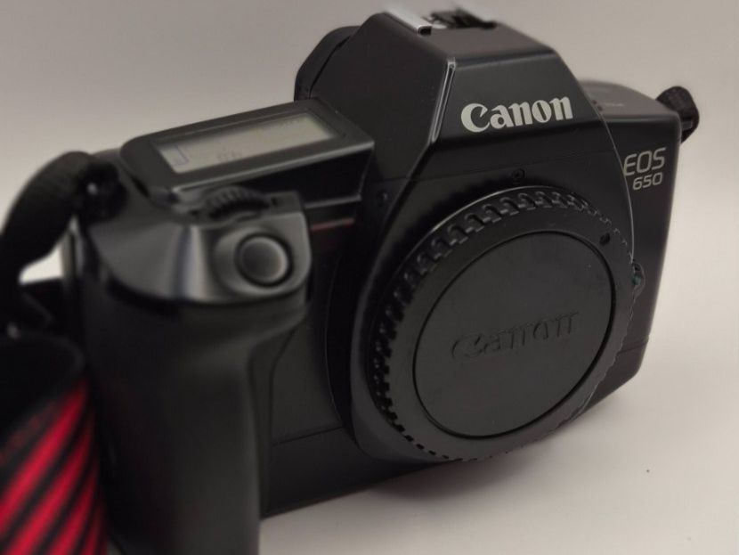 Canon Fotocamera: Canon EOS 650 + EF 35-70mm + Handbücher – Usato da Ebmatingen venduto da Campbelli 6