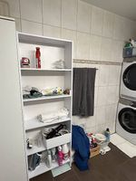 Weisses Badezimmerregal / Hochschrank