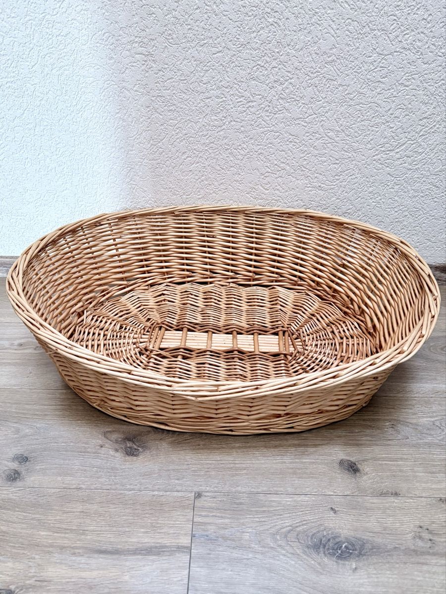 Liege- & Schlafplätze: Large Wicker Dog Bed 55cm x 80cm – Gebraucht aus Bière von kat_m2qn