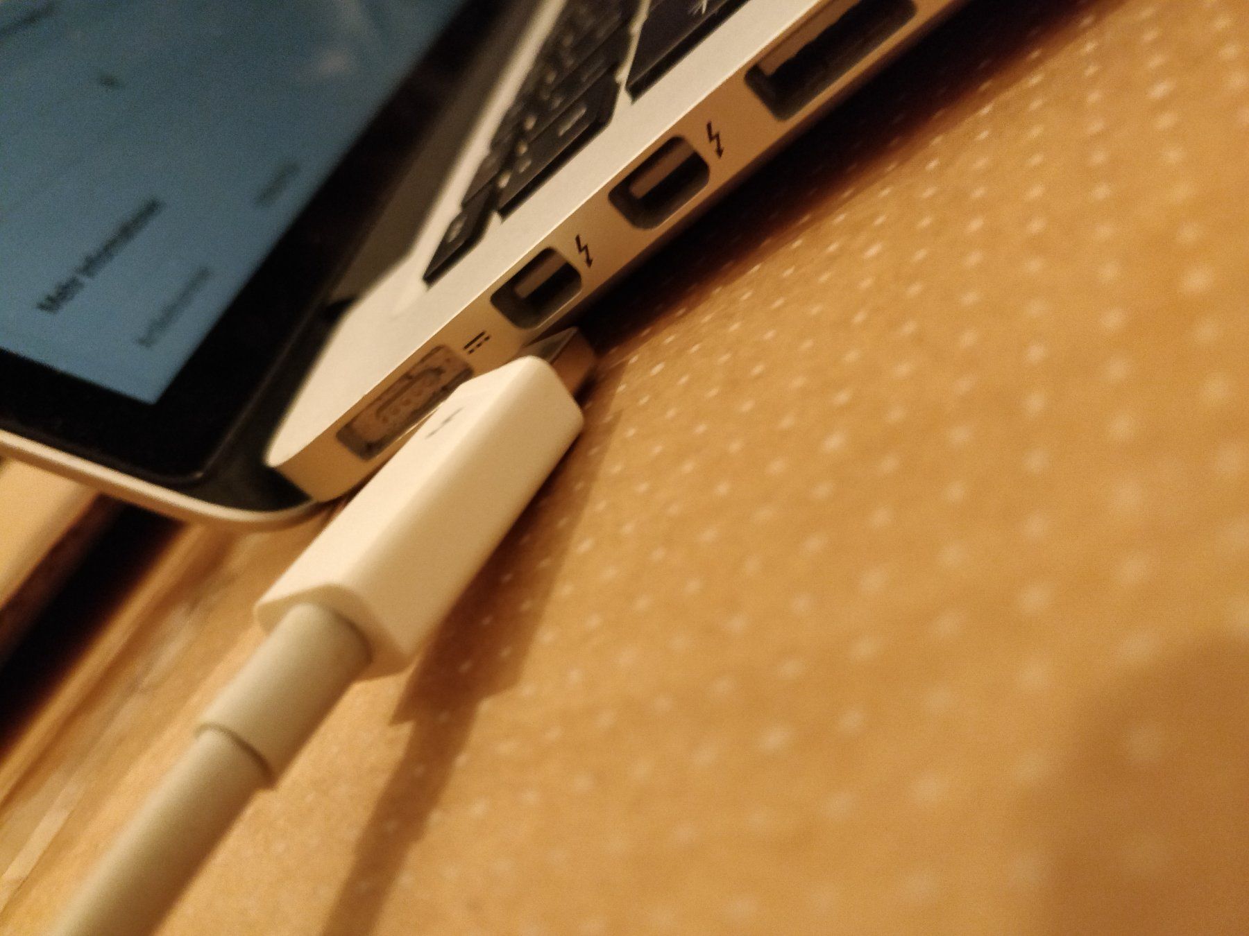 Apple Unità & Adattatore: Apple A1433 EMC2590 Thunderbolt Ethernet Adapter – Usato da Flawil venduto da rcnkr 5