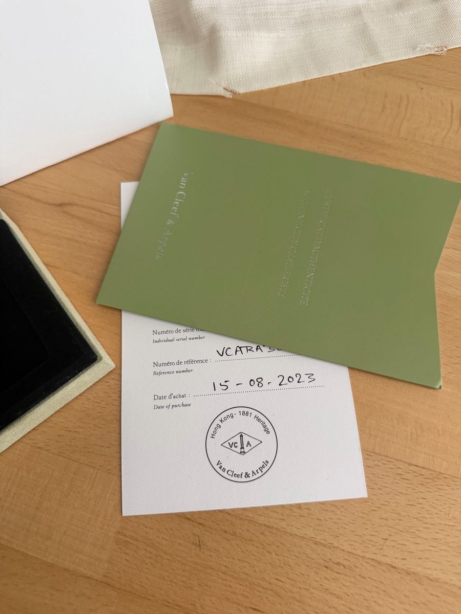 Ohrringe & -stecker: Original Van Cleef & Arpels Alhambra Ohrstecker mit Perlmutt – Gebraucht aus Bern von AndrewHM 7