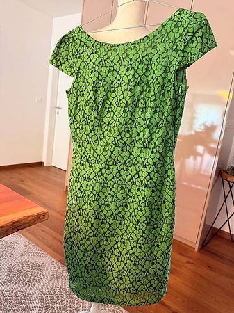 Sommerliches Esprit Kleid, grün mit Spitze, Grösse XS