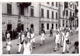 CHAUX - de - FONDS, défilés des sociétés de gymnastique
