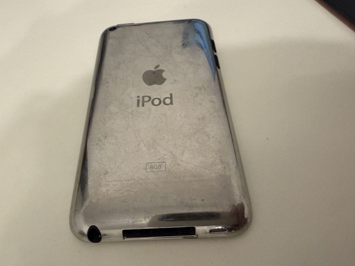 Apple Tragbarer Mediaplayer: iPod 8GB  – Defekt aus Claro von KarinS84 1