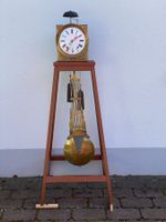 Comtoise Uhr auf eigenem Holzgestell