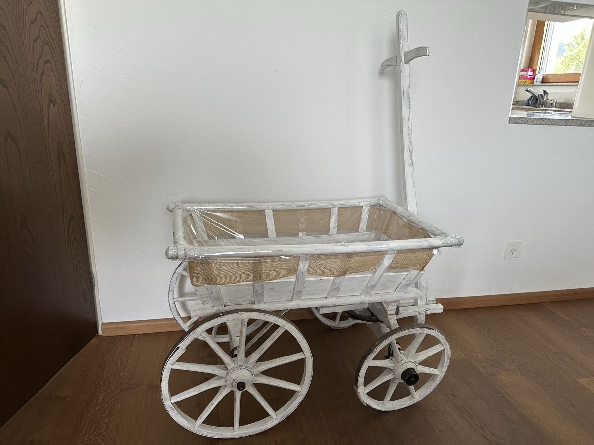 Toutes les décorations: Antiker Holzleiterwagen – D'occasion à Beinwil am See par Celinelaf