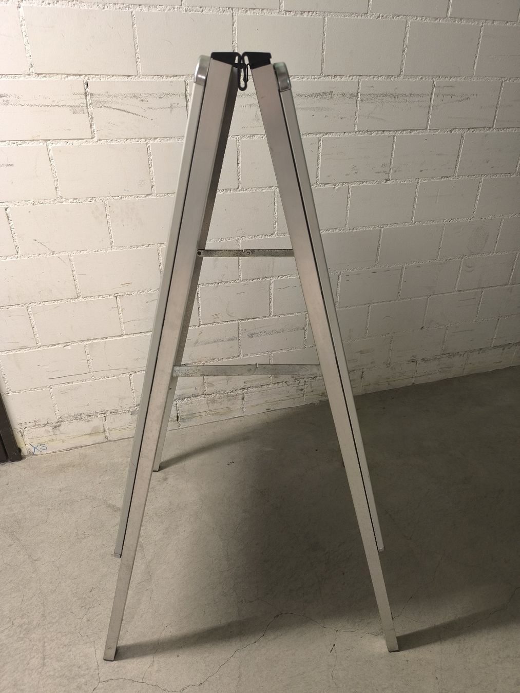 Equipement de magasin & Foires: Plakatständer – D'occasion à Winterthur par Tinot 1
