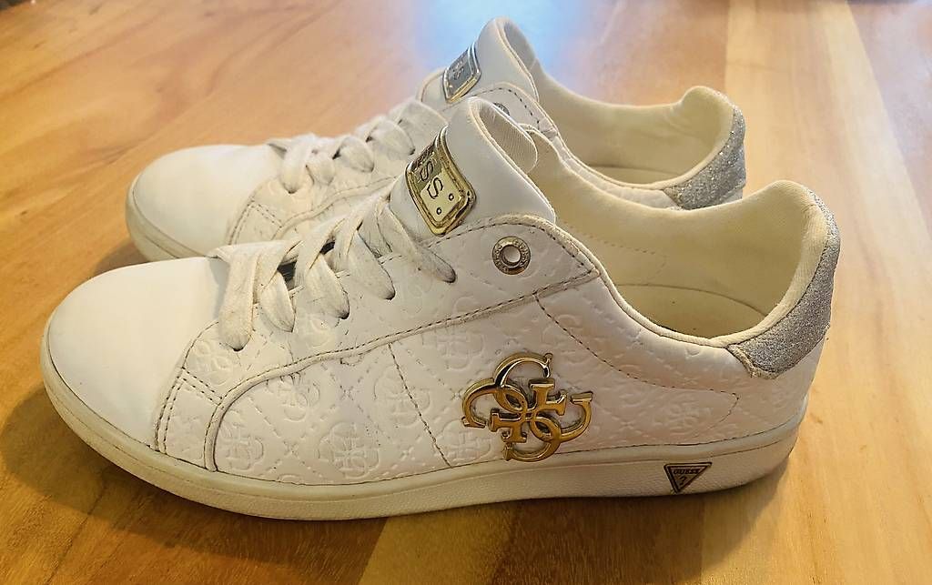 Chaussures femmes: Marken Schuhe  – D'occasion à Thörishaus par Liliana016 2