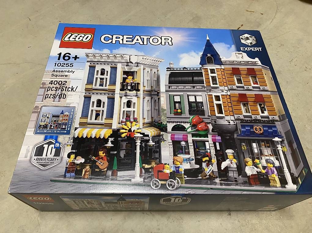 Lego Kit di costruzioni: Lego Creator Expert Stadtleben 10255 – Usato da Romanshorn venduto da mapeter90
