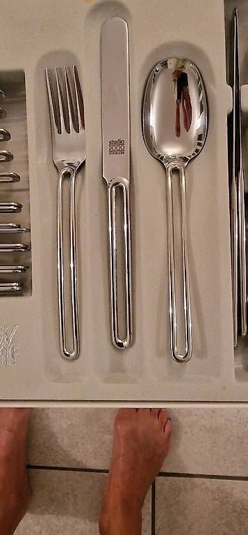 Set di posate: Besteck Studioline 2000, kaum gebraucht – Usato da Pfeffingen venduto da rov_9frp