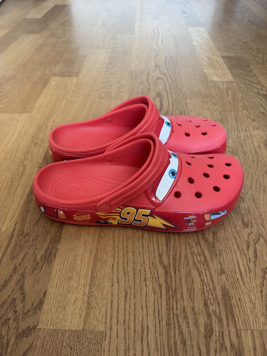 Chaussures hommes: Crocs Lightning McQueen Grösse Brand neu – Neuf (Voir description) à Bassersdorf par Joe_56lh 2