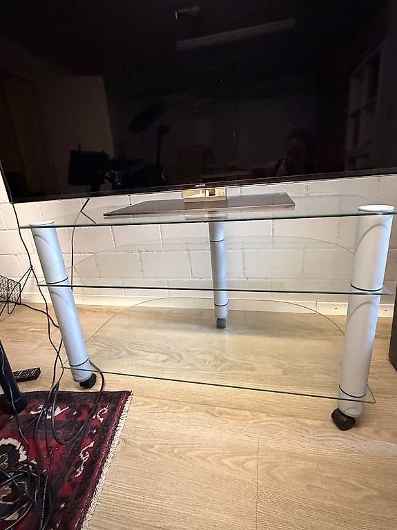 Scaffali: Glasregal auf Rollen  gratis. – Usato da Cham venduto da Rokkamare