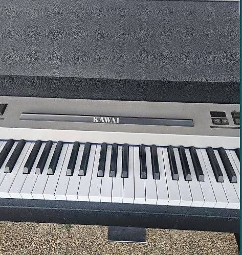 Strumenti musicali: Piano électrique de marque KAWAI  – Usato da Lausanne venduto da Louvin5245 2