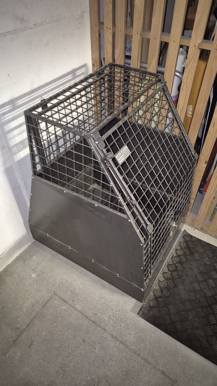 Cucce & Letti: Hundebox von Peter Kleiner mit Notausstieg – Usato da Oetwil an der Limmat venduto da denden01 3